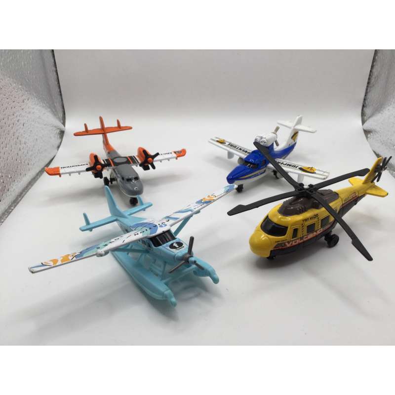 Lot de petits avions et hélicopter Matchbox...