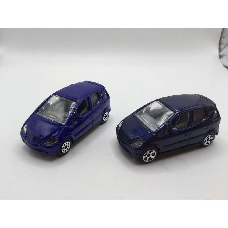 Lot de 2 Mercedes Class A MAJORETTE 1/57