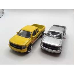 Lot de 2 Chevrolet Silverado Majorette 1/71