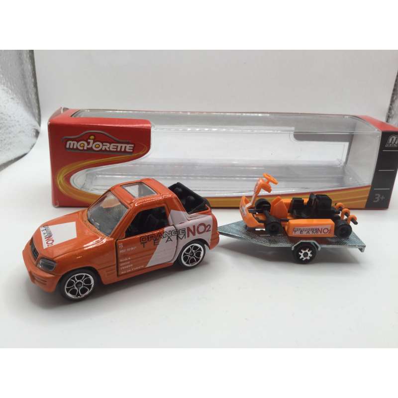 TOYOTA RAV 4 MAJORETTE AVEC REMORQUE KARTING