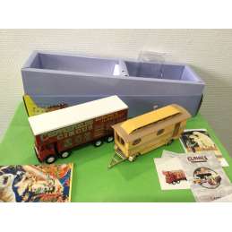 CIRQUE CHIPPERFIELDS AVEC CARAVANE FODEN CLOSED POLE TRUCK CORGI