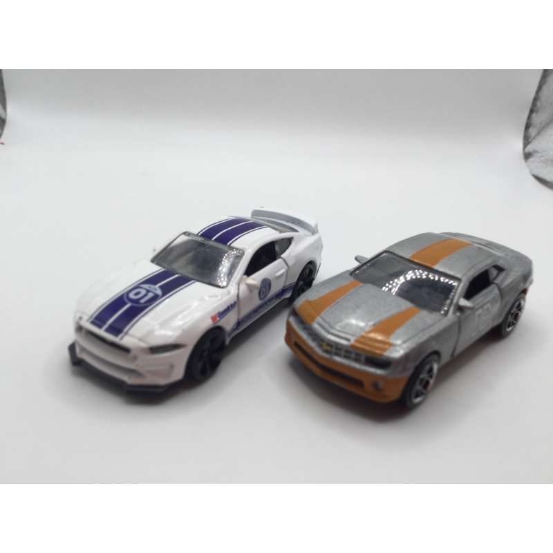 FORG MUSTANG GT + CHEVROLET CAMARO MAJORETTE