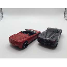 LOT DE 2 FERRARI HOTWHEELS ET BURAGO