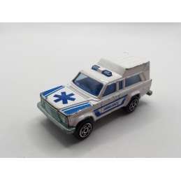 AMBULANCE MAJORETTE 1/64