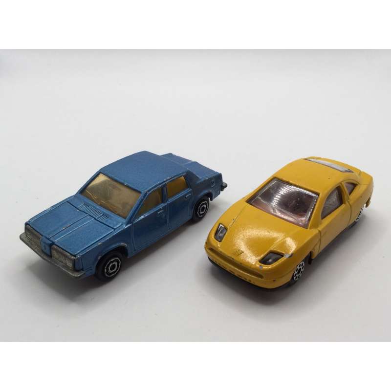 LOT DE 2 MAJORETTE FIAT COUPE + OLDSMOBILE
