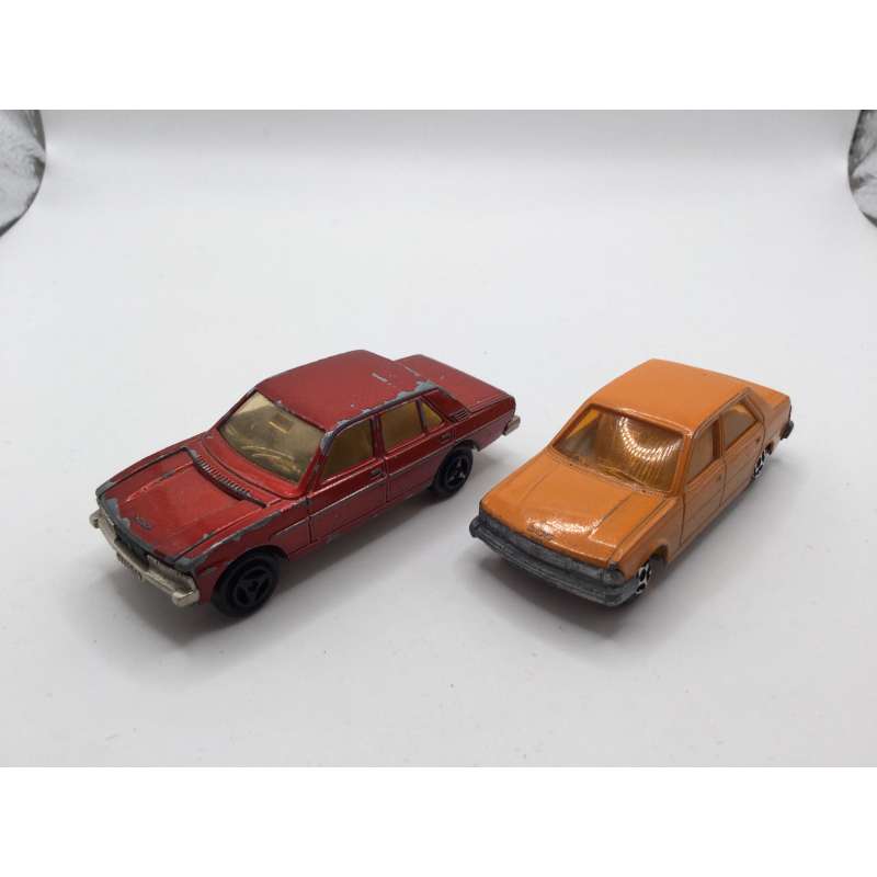 lot de 2 peugeot 305 norev + 605 Majorette