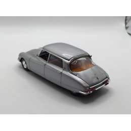 CITROËN DS21 1969 UNIVERSAL HOBBIES 1/43