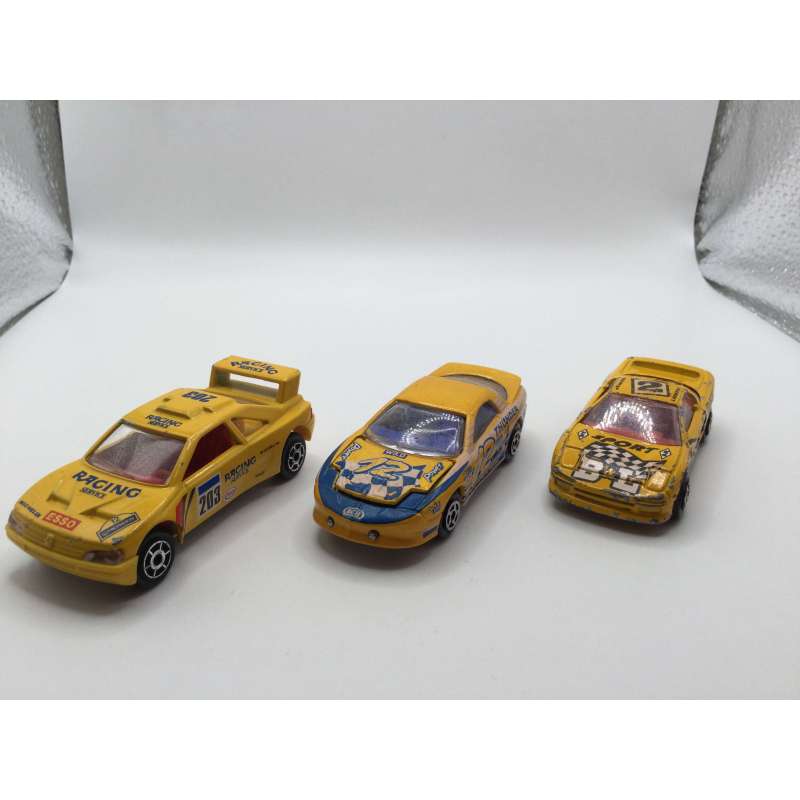 Lot de 3 voitures course MAJORETTE
