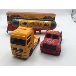 Lot de 2 camions du cirque PINDER MAJORETTE 1/100