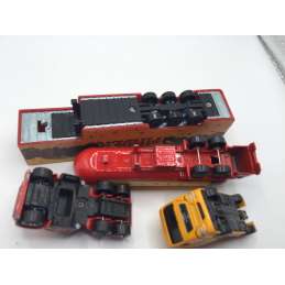 Lot de 2 camions du cirque PINDER MAJORETTE 1/100