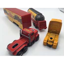 Lot de 2 camions du cirque PINDER MAJORETTE 1/100