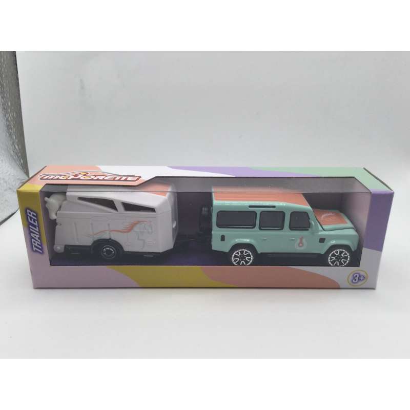 LAND ROVER DEFENDER AVEC REMORQUE CHEVAUX