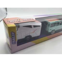 LAND ROVER DEFENDER AVEC REMORQUE CHEVAUX