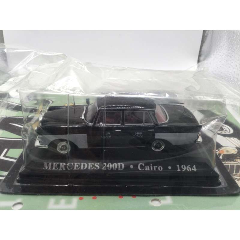 MERCEDES 200D TAXI DU MONDE LE CAIRE AVEC FASCICULE