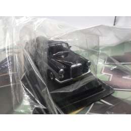 MERCEDES 200D TAXI DU MONDE LE CAIRE AVEC FASCICULE