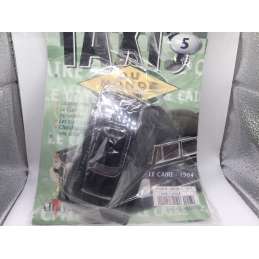 MERCEDES 200D TAXI DU MONDE LE CAIRE AVEC FASCICULE