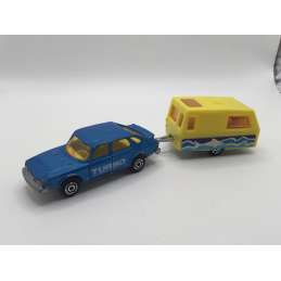 SAAB TURBO AVEC CARAVANE...