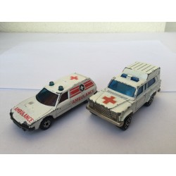 Lot de 2 Ambulances...
