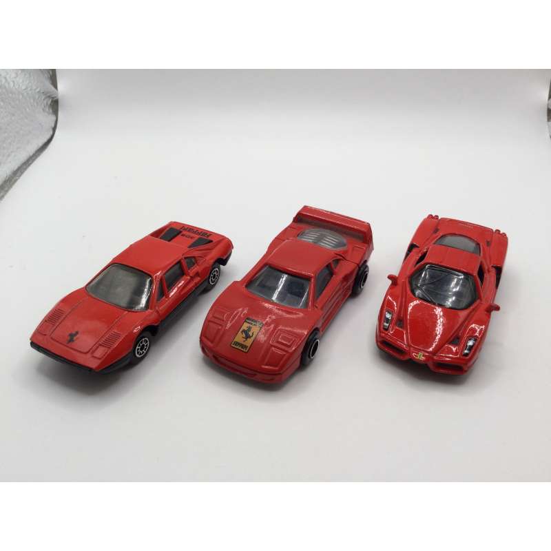 Lot de 3 Ferrari 308GTB, Enzo, F40