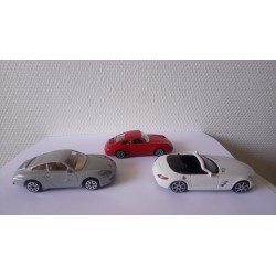 Lot de 3 voitures Burago 1/43 (longueur 10cm) Porsche et Mercedes