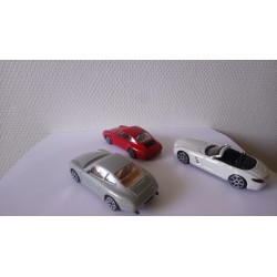 Lot de 3 voitures Burago 1/43 (longueur 10cm) Porsche et Mercedes